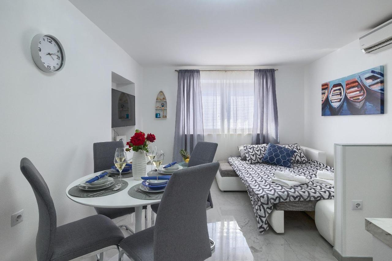 Studio Apartman Luka Pomer Exterior foto